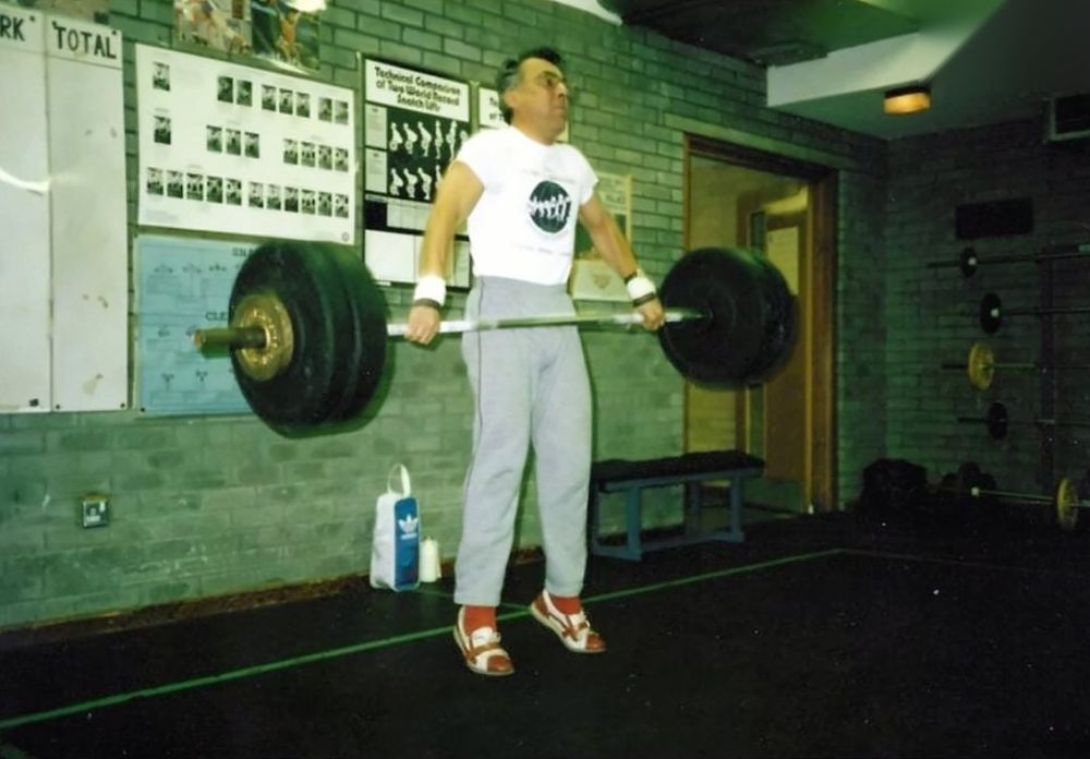 Snatch pull, The club gym